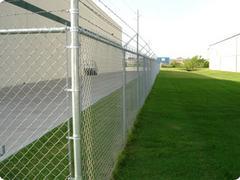 新年特惠鐵絲護(hù)欄網(wǎng)廠家現(xiàn)貨,衡水鐵絲護(hù)欄網(wǎng)價(jià)格?圖片|新年特惠鐵絲護(hù)欄網(wǎng)廠家現(xiàn)貨,衡水鐵絲護(hù)欄網(wǎng)價(jià)格?產(chǎn)品圖片由安平縣華聰金屬絲網(wǎng)制品公司生產(chǎn)提供-