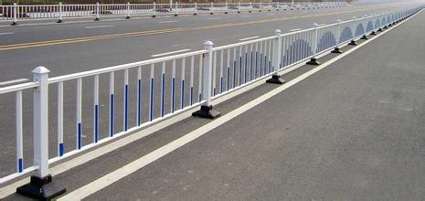 為什么交通護(hù)欄這么普及?