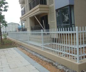 別墅區(qū)風(fēng)景區(qū) 同樣是護(hù)欄,為什么鋅鋼圍欄使用的地方這么高端