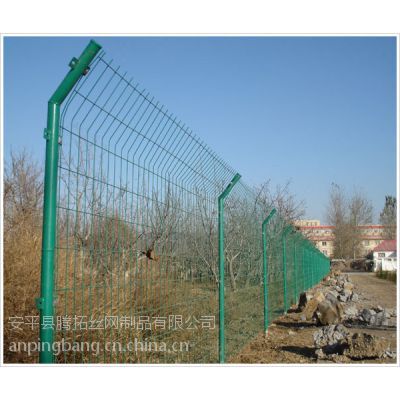 山西圈地護欄網價格,圈地鐵絲網圍欄生產廠家,圈地鐵絲網規格